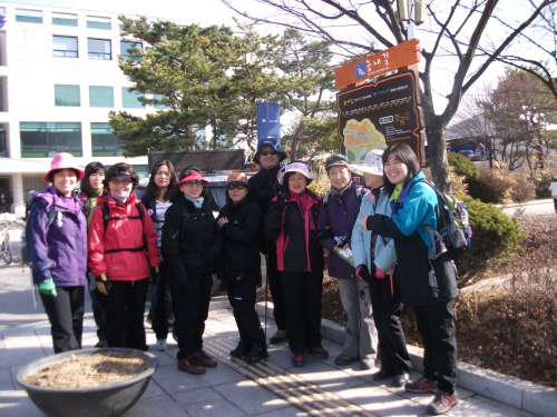 2010.04.03일 시자협마실단 늠내길 걷기 모습(16명)